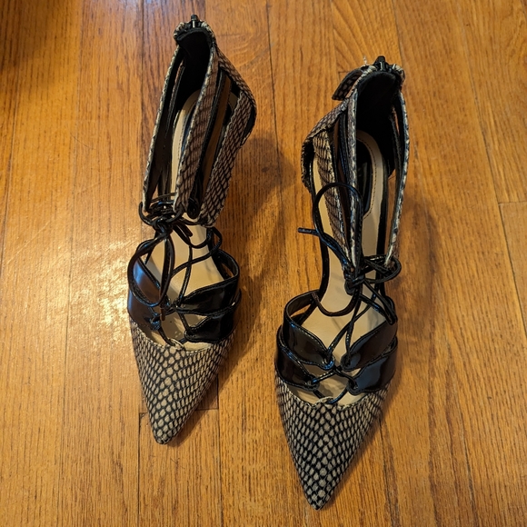 Zara Woman taupe black leather gladiator caged snake scale low heels - Picture 5 of 8